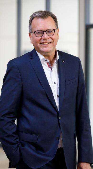 Peter Rataj Kontaktformular - Steuerberatung ETL Ratajak & Kollegen